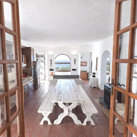 Villa Isola Rossa *
