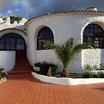 Villa Isola Rossa *