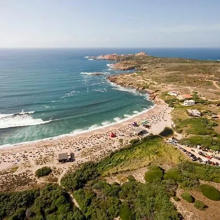 Villa Isola Rossa וילה *