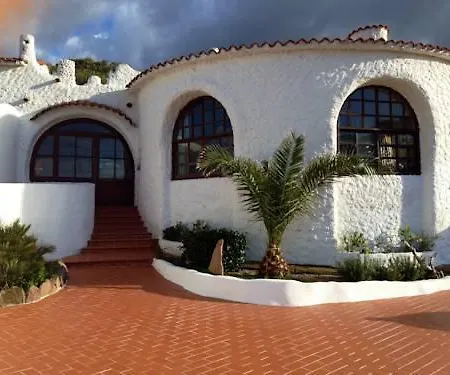 Villa Isola Rossa *